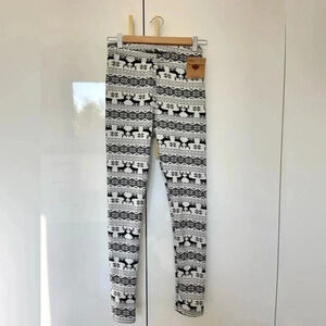 JUST COZY  NWT leggings black and white reindeer Christmas size: XS